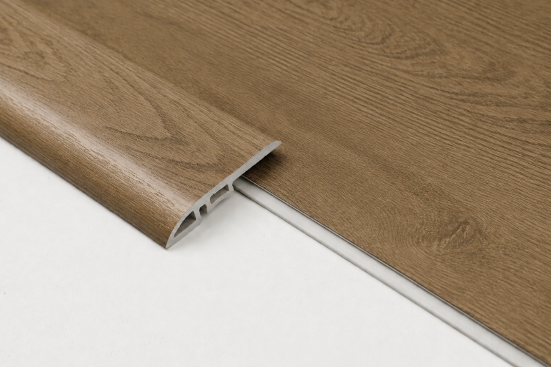 Reducer Vinílico SPC Madera Querc Café Oscuro 4.5X240 cm