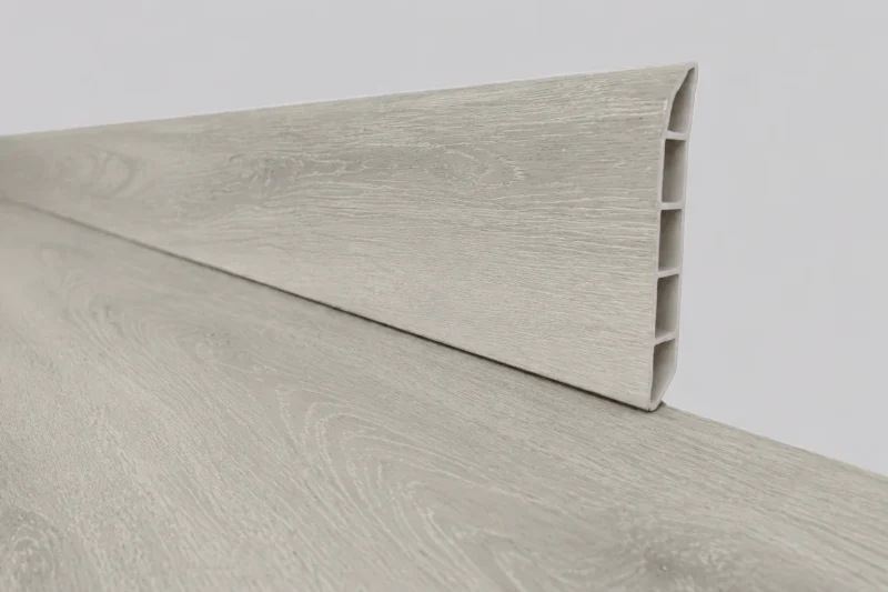 Zoclo Vinílico SPC Madera Lustra Almendra 6x240